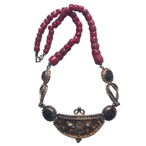 Authentic Vintage Red Coral Beads Necklace Gold Tone Pendant Statament Jewelry - Picture 1 of 14
